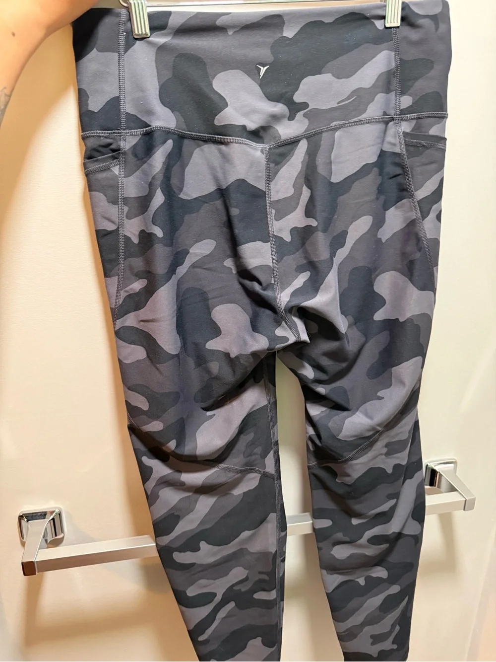 Old Navy size waistband waisted